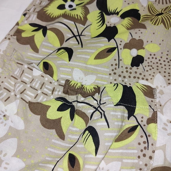 Koi by Kathy Peterson Scrubs Top  large - Picture 5 of 7